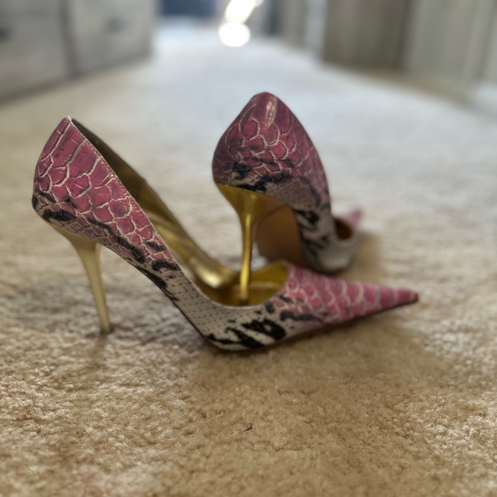 Stunning pink and gold snake print heels ! Worn once only! - Picture 3 of 3